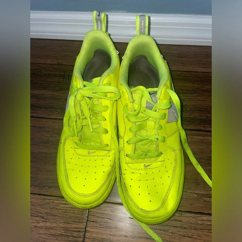 Rare✅Neon Nike Air Force 1 utility volt